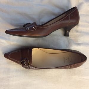 Circa Joan and David brown leather heels buckle 9
